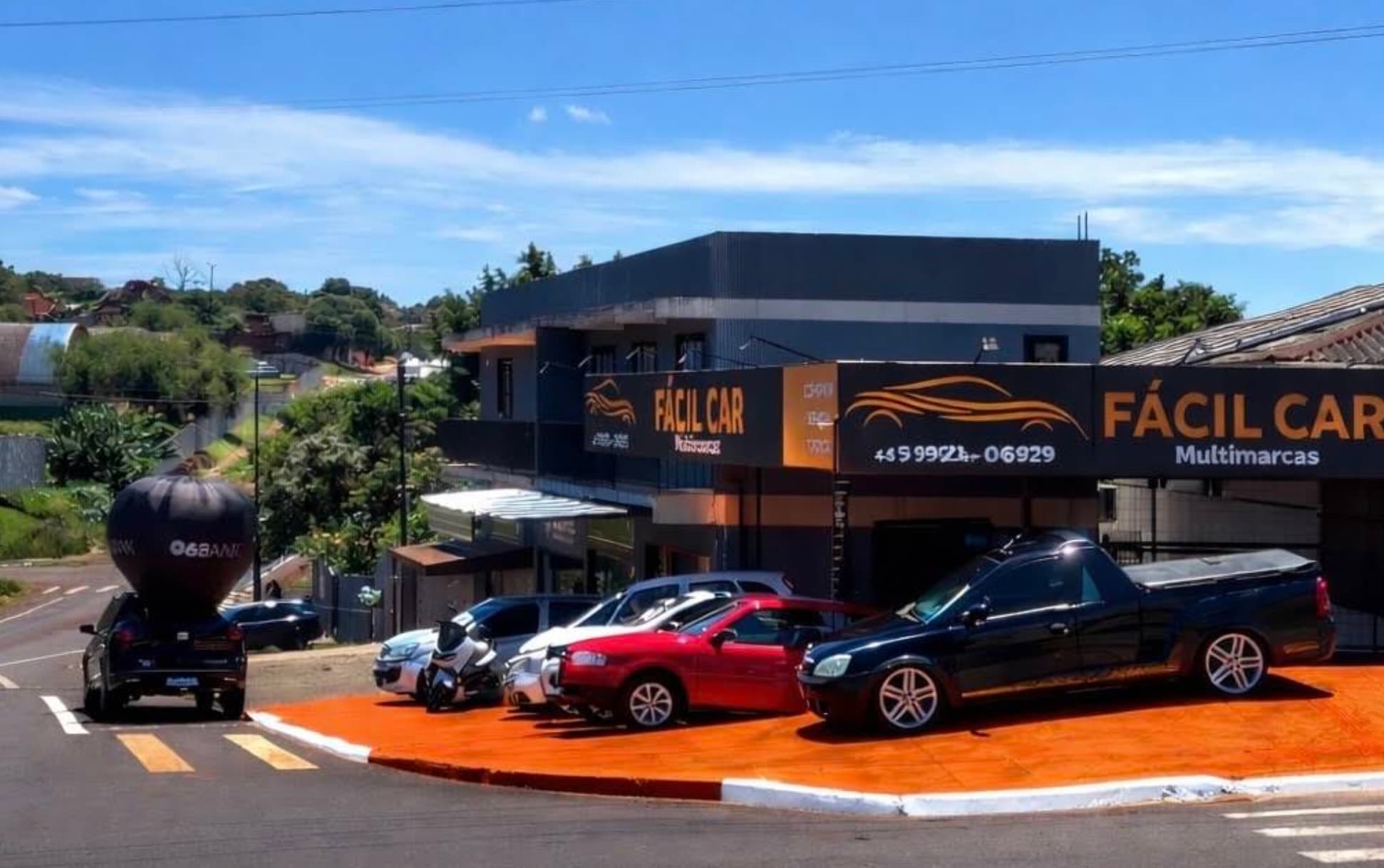 Fachada da FácilCar Multimarcas em Cascavel