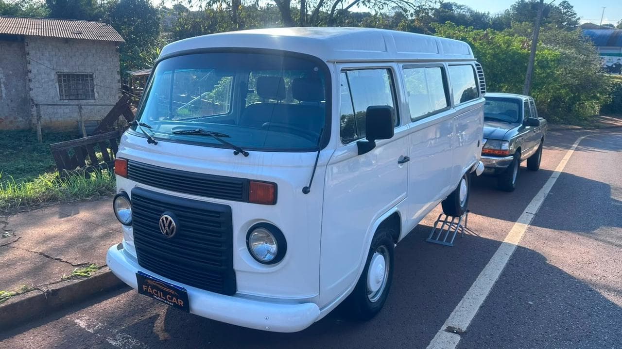 VOLKSWAGEN KOMBI LOTAÇÃO